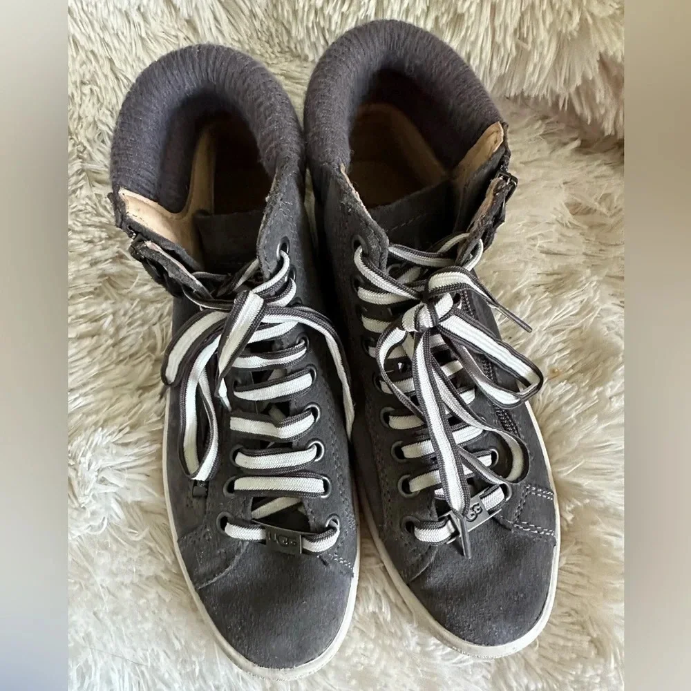 UGG Girls Ladies 5.5 36.5 EU Gray SUEDE OLIVE Hi Top Zip Sneaker CLEAN Fall NICE
